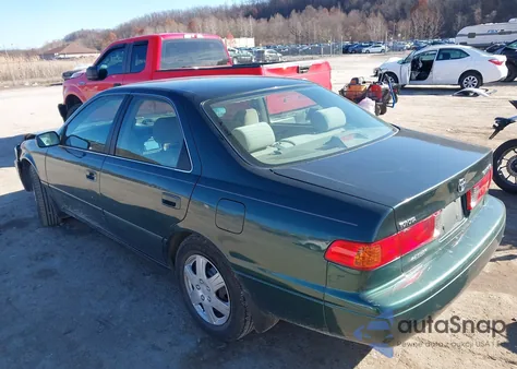 2000 Toyota Camry Le z USA, uszkodzony, nr VIN 4T1BG22K7YU985296